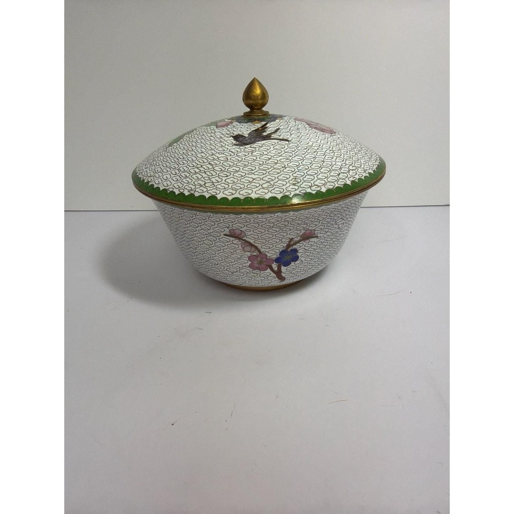 Vintage Chinese Cloisonné Lidded Bowl White Enamel Birds and Peony 6-inch‎